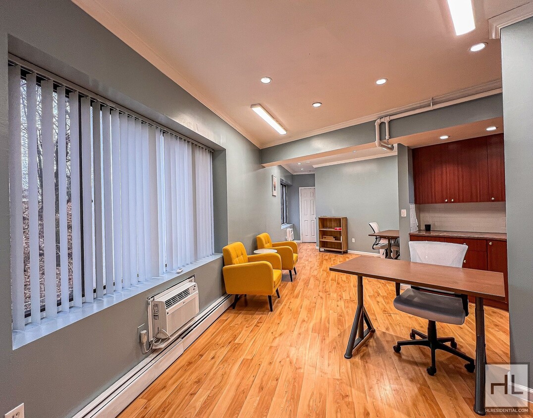 Yellowstone Boulevard Room for Rent in Queens, NY