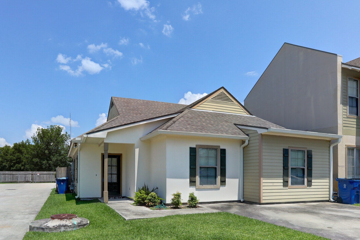 Primary Photo - 110 Corita Ct