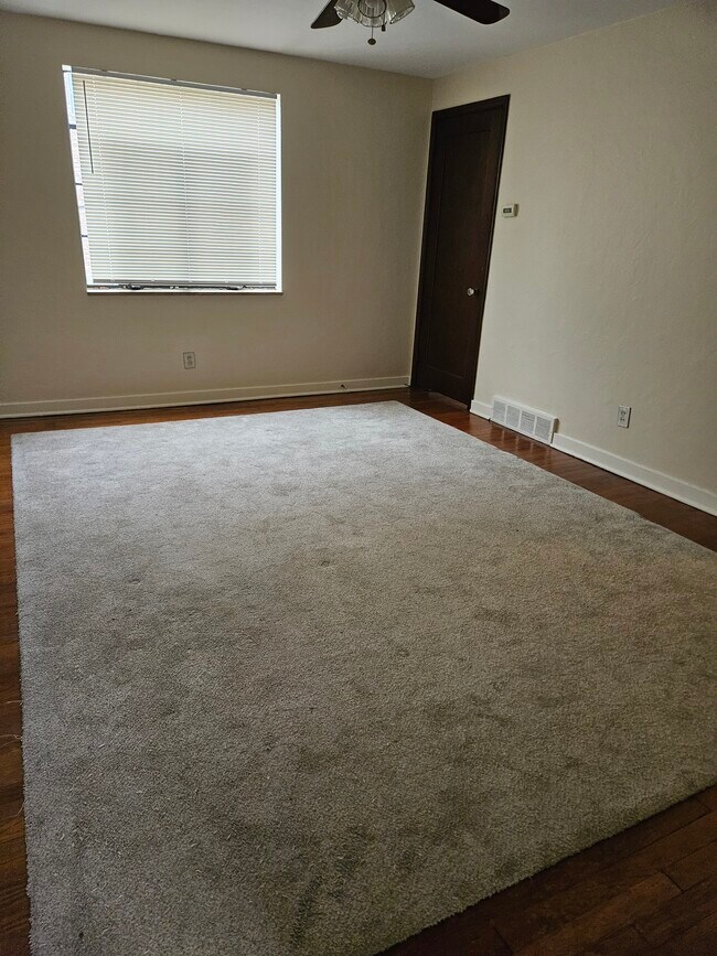 Sala de estar - 609 Tingley Ave