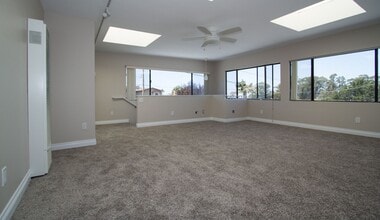 Building Photo - 1924 Fearn Ave