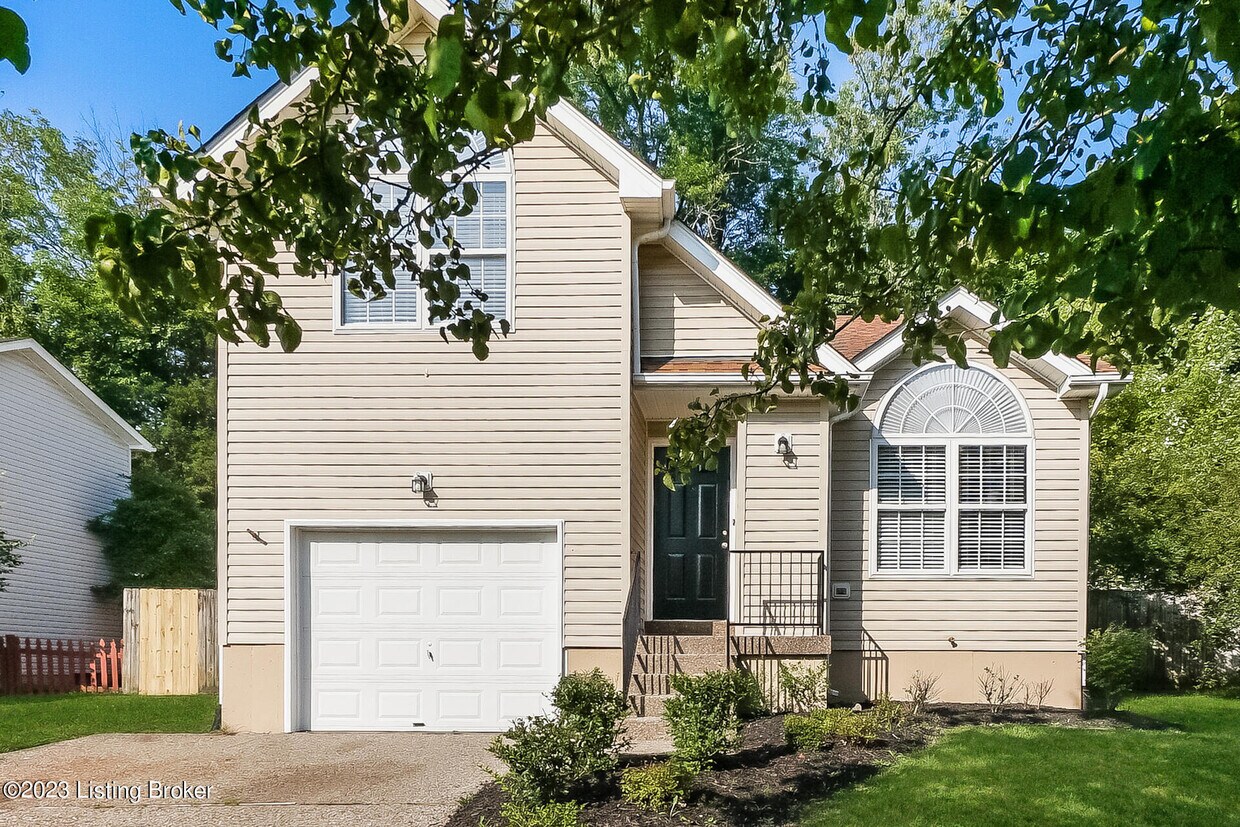 Primary Photo - 4218 Willowview Blvd