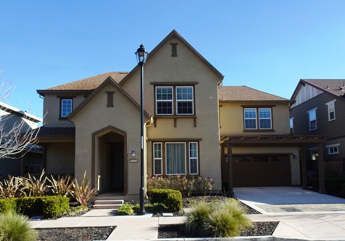 Primary Photo - 6633 Donlon Way