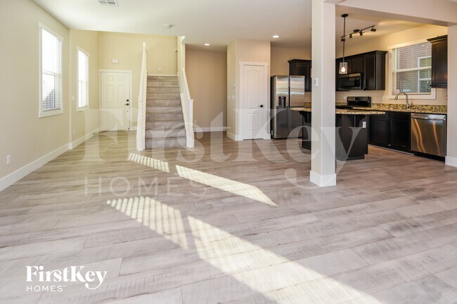 Foto del edificio - 7380 Benlomond Ave