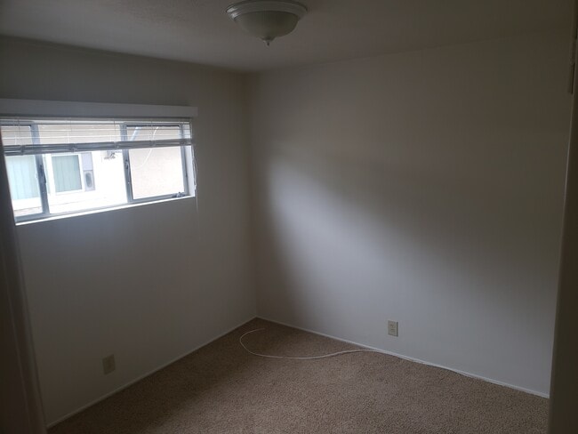 Bedroom - 519 Center St