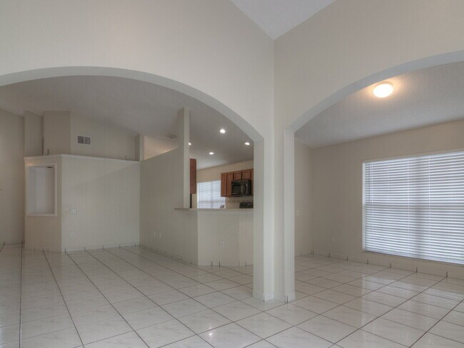 Building Photo - 8344 Fort Thomas Way