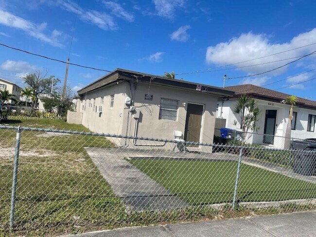 Foto del edificio - 4015 SW 19th St
