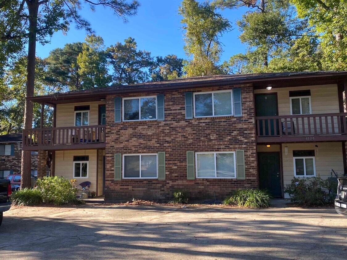 Foto principal - 3200 Ginger Dr