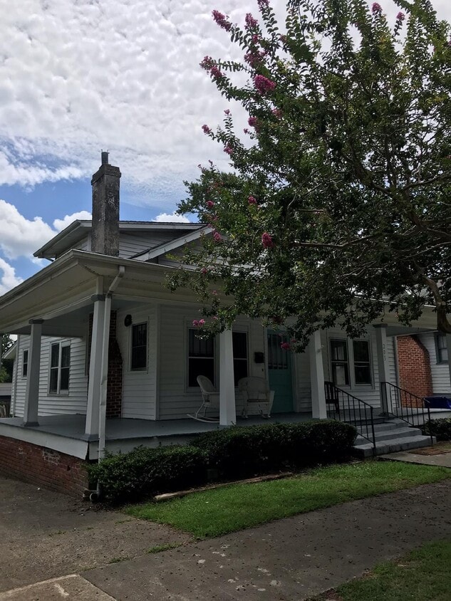 Primary Photo - 203 S Summit St
