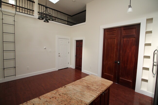 High Ceilings & Storage - 60 69th St