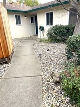 Building Photo - 1409 Village Ct