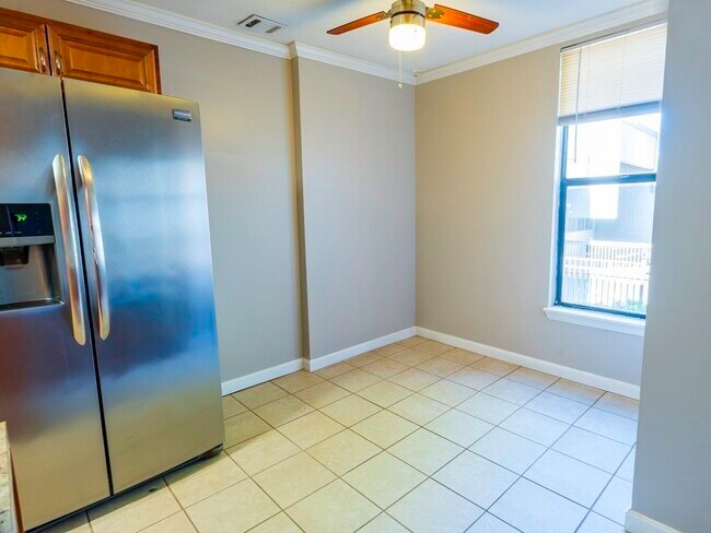 Foto del edificio - 70 Shrewsbury Green Dr