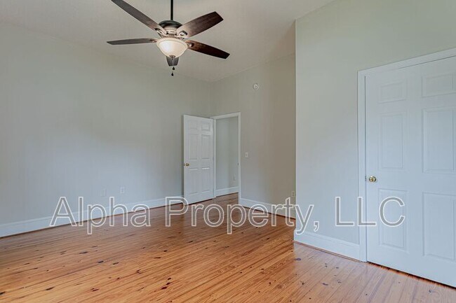 Building Photo - 7 25th St