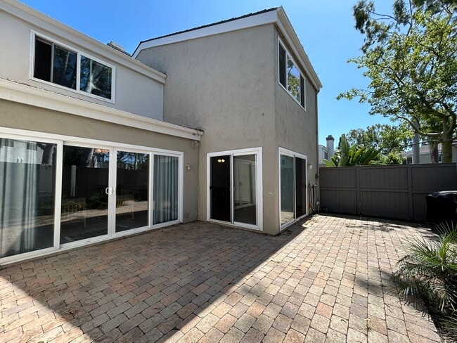 Building Photo - 7076 Little Harbor Dr