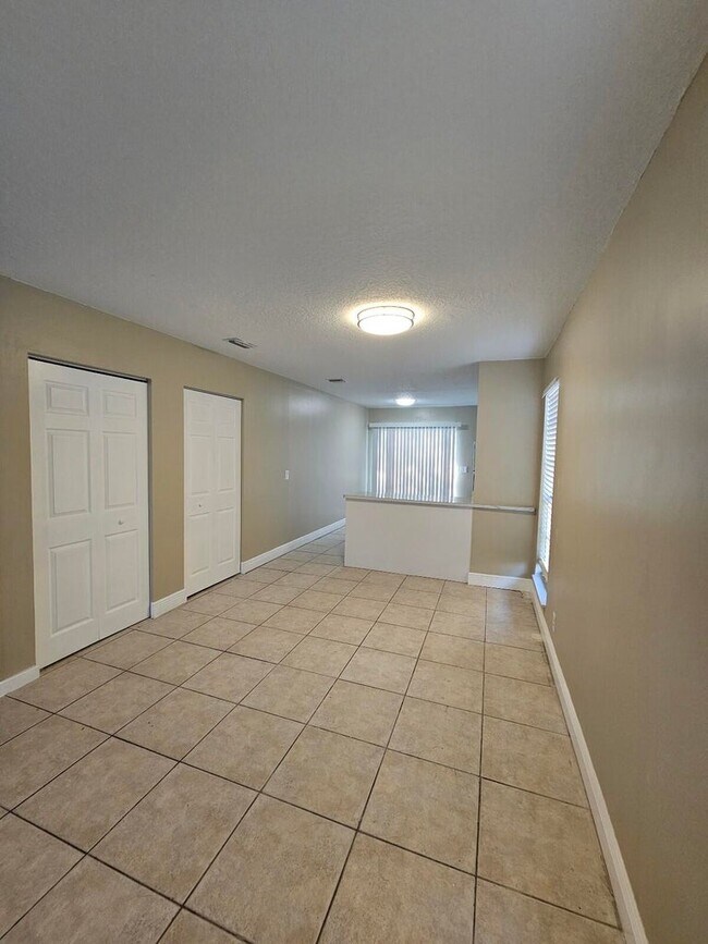 Foto del edificio - 4864 Orleans Ct