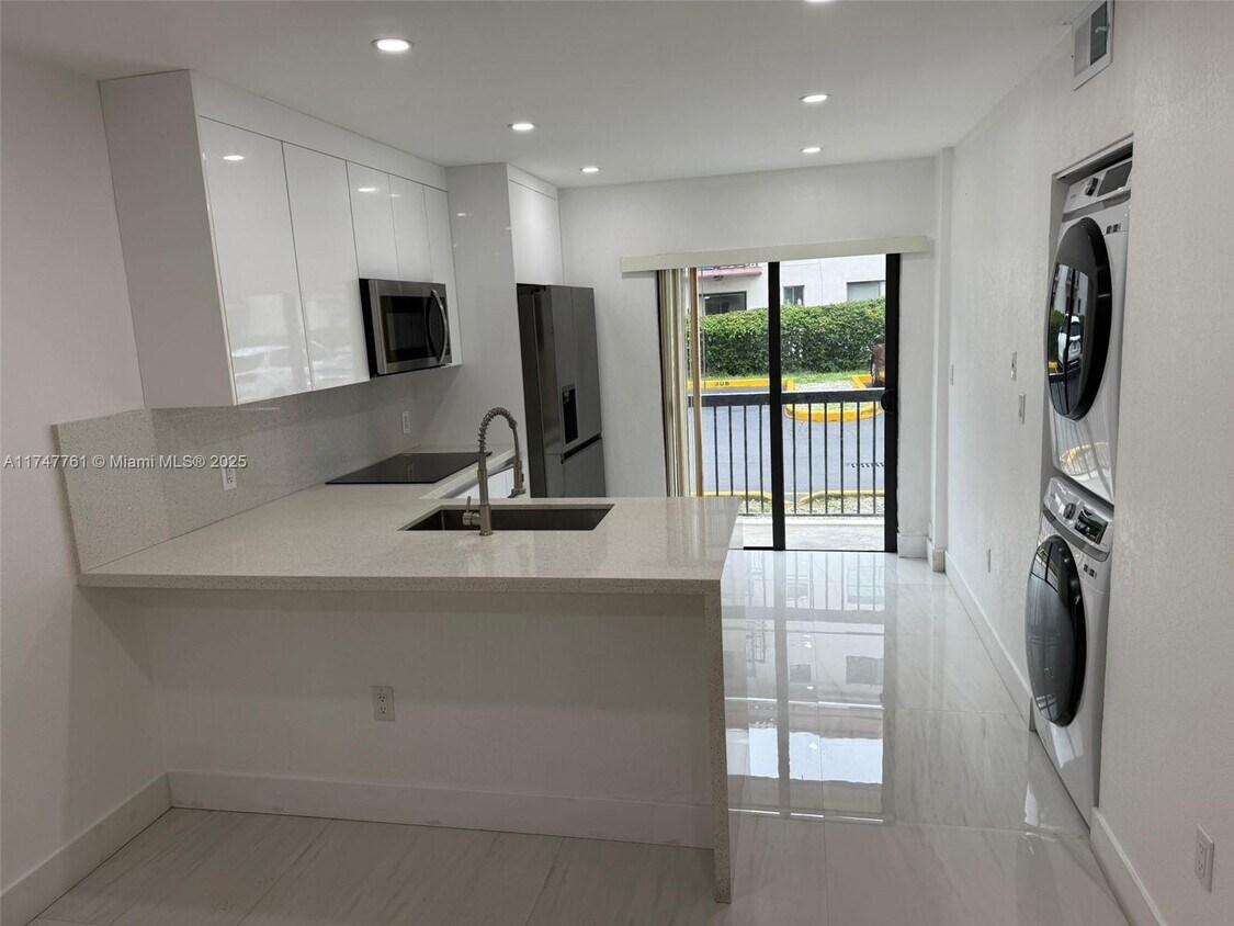 Foto principal - 5420 W 21st Ct