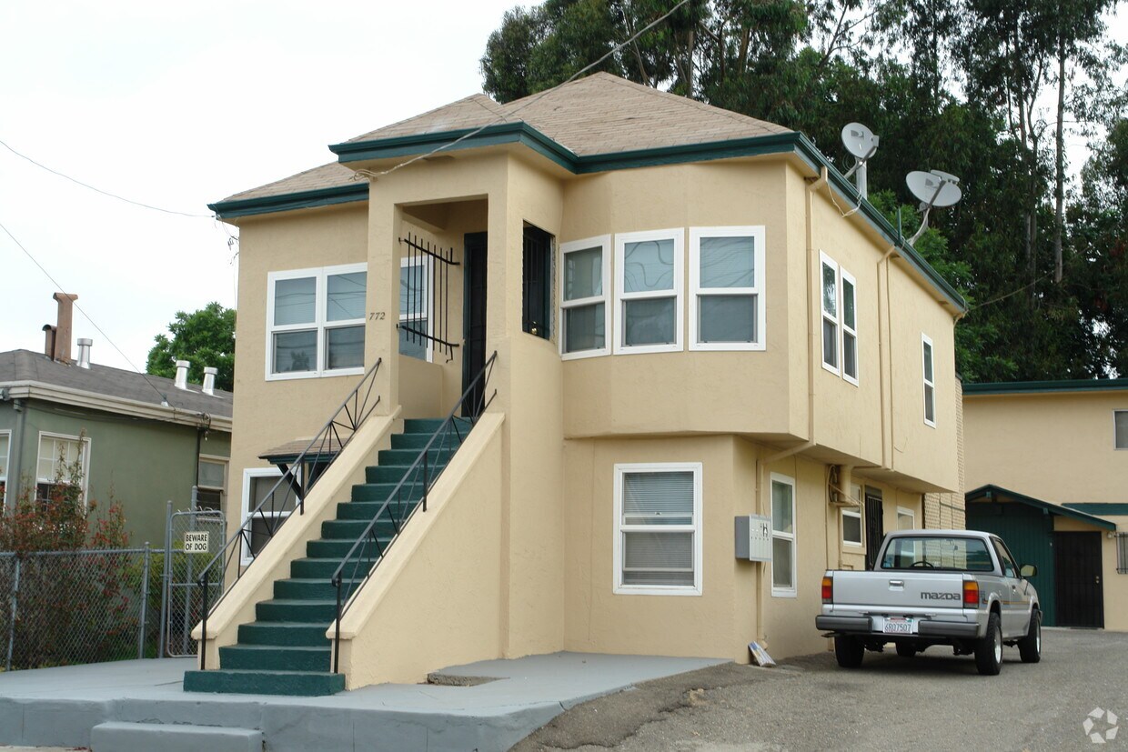 Primary Photo - 772 47th St