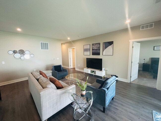 Building Photo - 3939 Pinot Dr