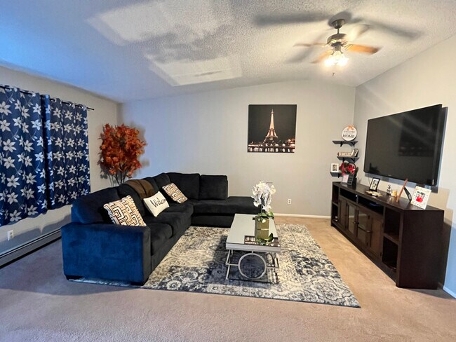 Foto del edificio - 473 Cottonwood Lake Dr