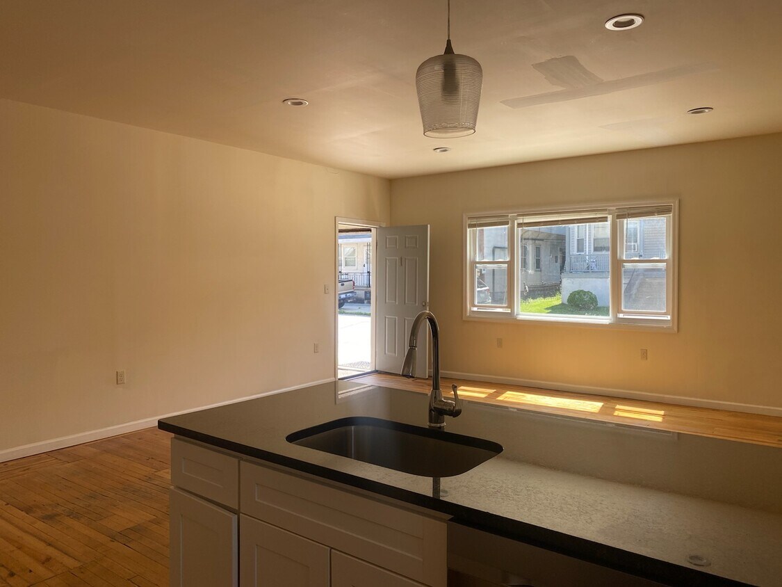 117 Willow St Unit 1, Dunmore, PA 18512 Apartments Dunmore, PA