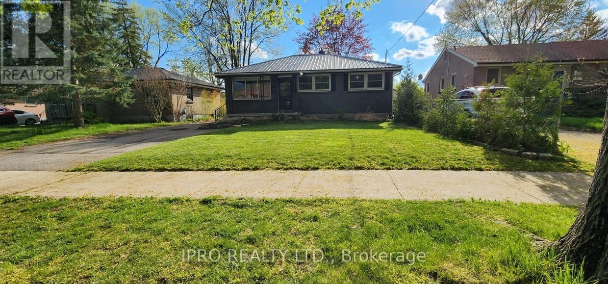 Primary Photo - 189 Goddard Blvd