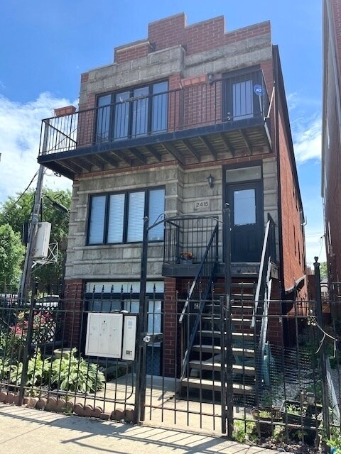 Foto principal - 2415 W Harrison St