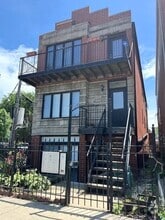 Building Photo - 2415 W Harrison St