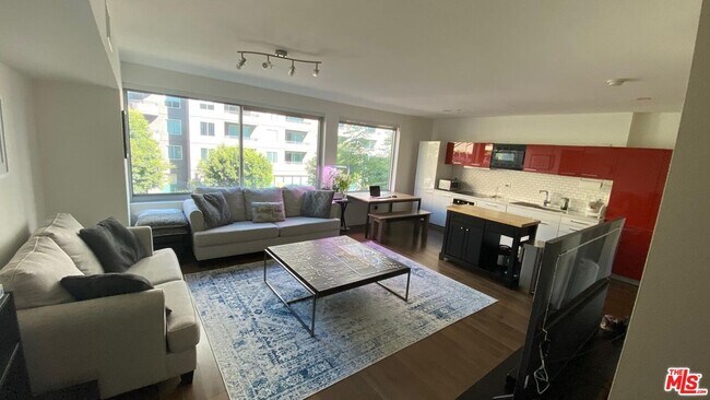 Foto del edificio - 901 Flower St