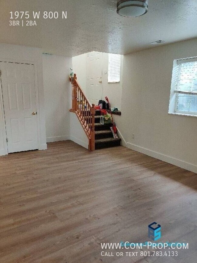 Building Photo - 3 Bedroom 1.5 Bath Split Level Rental in P...