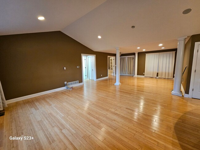 Foto del edificio - Single family home for rent in Kent Ohio