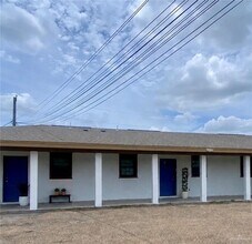 Building Photo - 7 Iowa Rd
