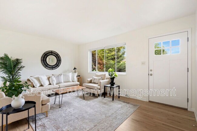 Foto del edificio - 328 N Roosevelt Ave