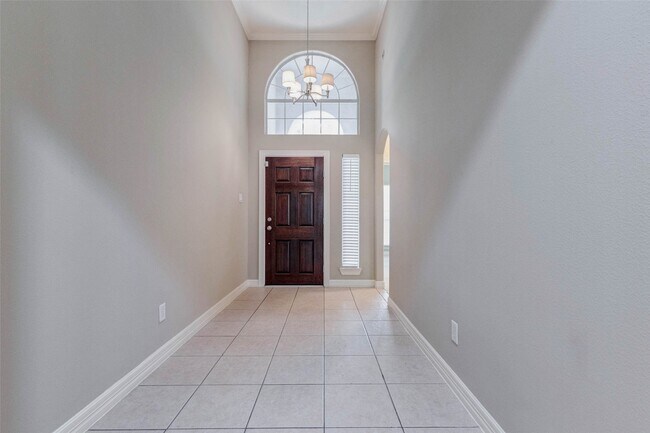 Building Photo - 2718 Ridgeglen Ln