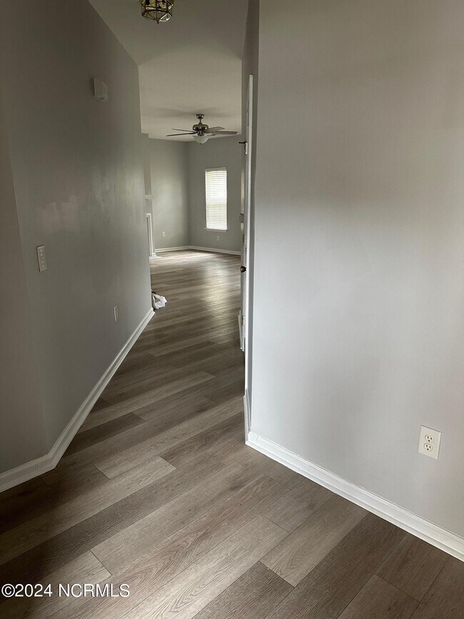 Building Photo - 2225 Locksley Woods Dr