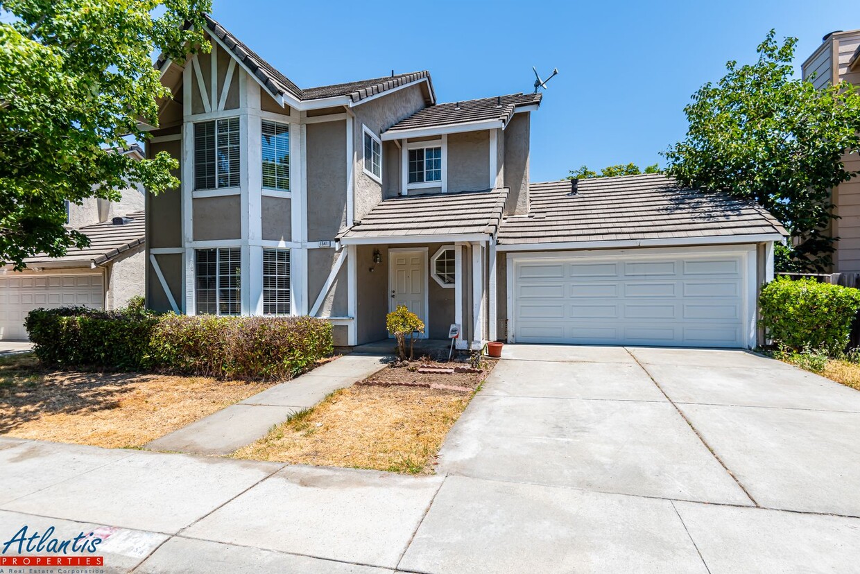 Primary Photo - Beautiful Home | LVP Flooring | Central A/C