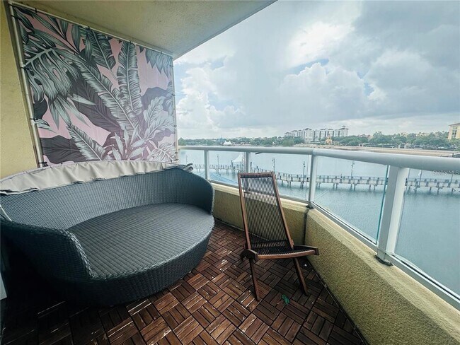 Foto del edificio - 375 Emerson Plz