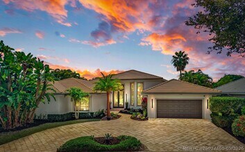 Building Photo - 11180 Isle Brook Ct