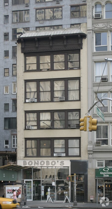 Building Photo - 18 E 23rd St