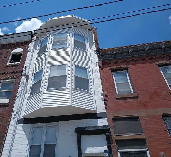 Foto del edificio - 321 E Lehigh Ave