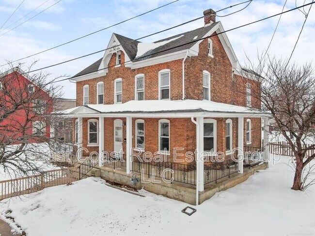 Building Photo - 1001 Pope Ave