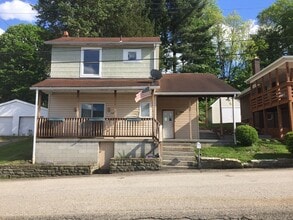Building Photo - 10404 Lilac St