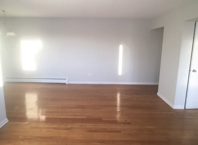 Building Photo - 2339 W Touhy Ave