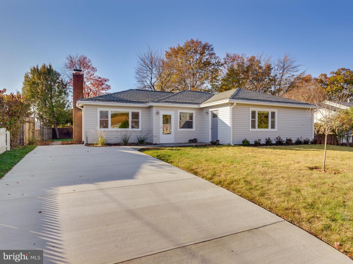 6316 Pioneer Dr, Springfield, VA 22150 House for Rent in Springfield