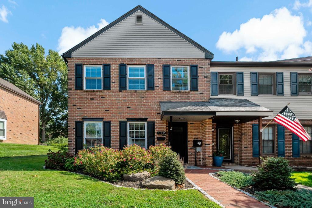 Foto principal - 172 Kenton Dr