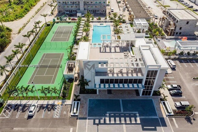 Foto del edificio - 10245 NW 63rd Terrace