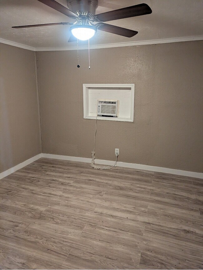 Building Photo - 3703 Martin St