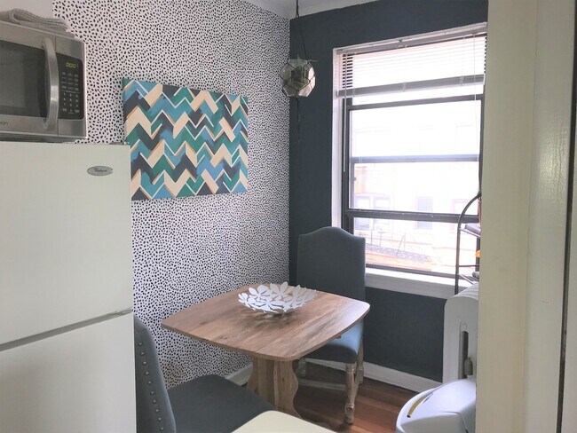 Foto del edificio - 644 W Wrightwood Ave