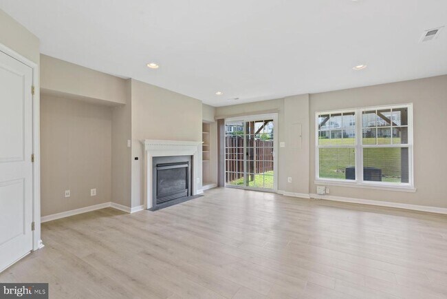 Building Photo - 9147 Ribbon Falls Loop