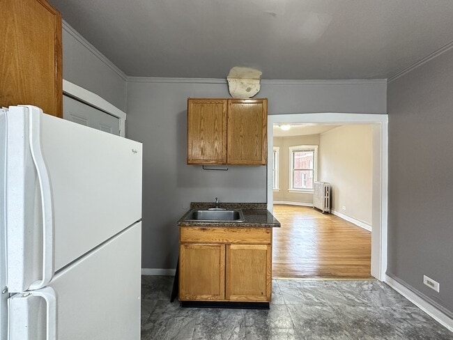 Building Photo - 4031 W Melrose St