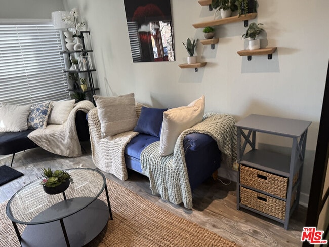 Foto del edificio - 5915 Lexington Ave