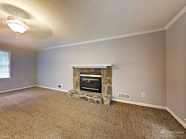 Building Photo - 2175 Brandon Acres Dr